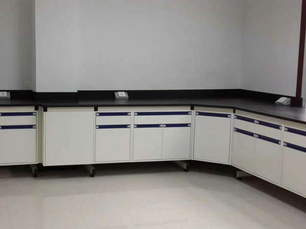 鄭州木質(zhì)實驗臺一般是用哪種木質(zhì)材料做的？